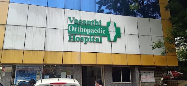 Vasanthi Ortho Hospital Dr Goverthan - Ambulance service by Padma Ambulance in Arumbakkam