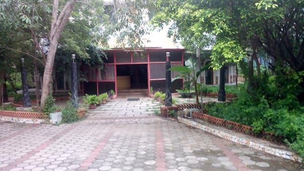 Praveena Hospitals - Padma Ambulance Service Kelambakkam