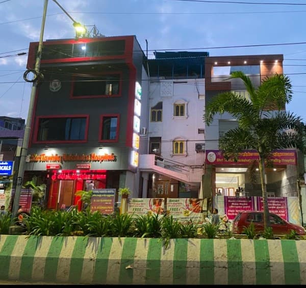 Sri Tanishq Nakshatra Hospitals - Padma Ambulance Service Tiruvottiyur
