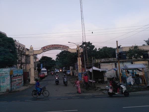 Neelankarai Arambe Sugadhare Nelayam, Government Hospital - Ambulance service by Padma Ambulance in Neelankarai