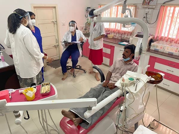 SV SPECIALTY HEALTH CARE ( EYE AND DENTAL HOSPITAL ) - Ambulance service by Padma Ambulance in Saligramam