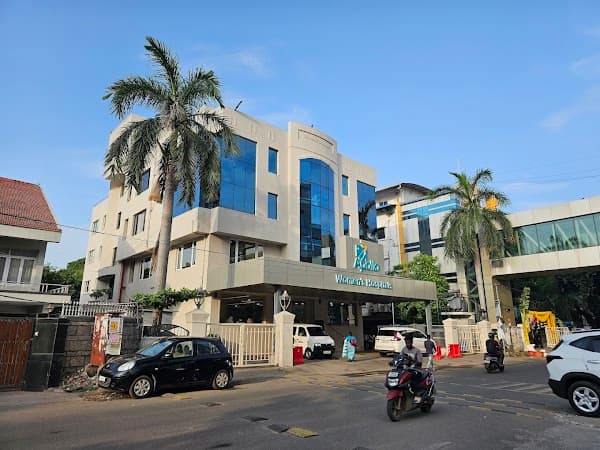 Apollo Women's Hospital - Best Women's Hospital in Chennai - Ambulance service by Padma Ambulance in Thousand Lights
